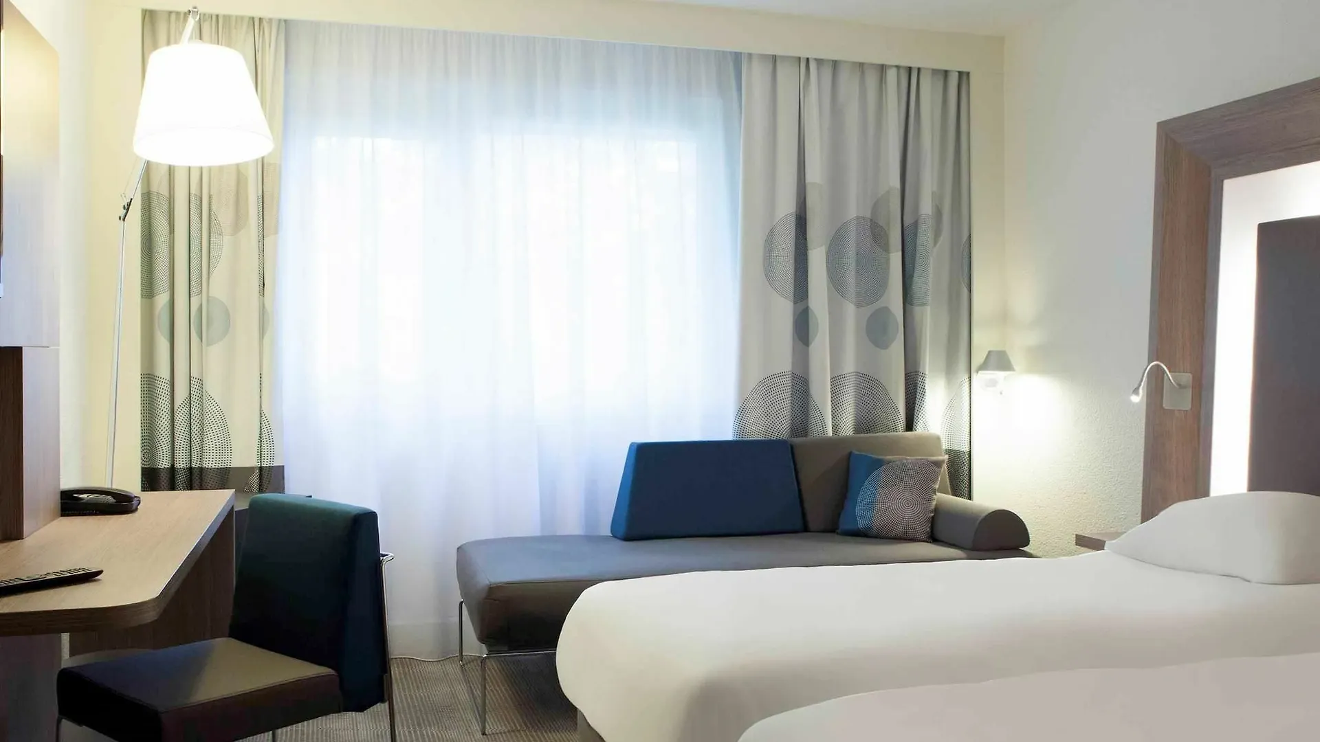 *** מלון דיגם Novotel Brussels Airport בלגיה